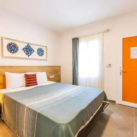 Kefi & Hotel
