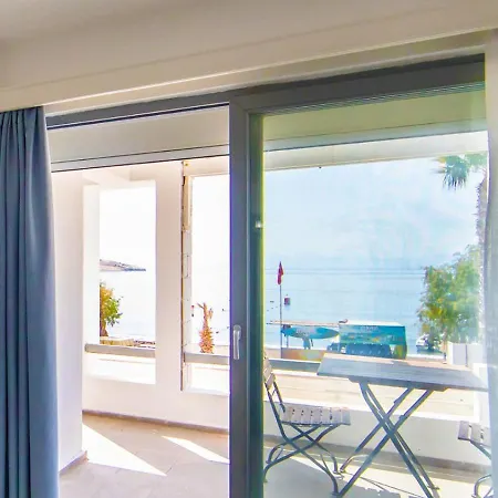 Kefi & 3* オータキャンツ