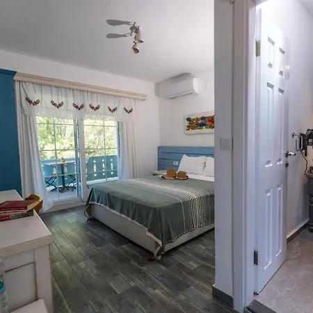 Kefi & 3* オータキャンツ