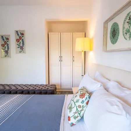 Kefi & Hotel 3*