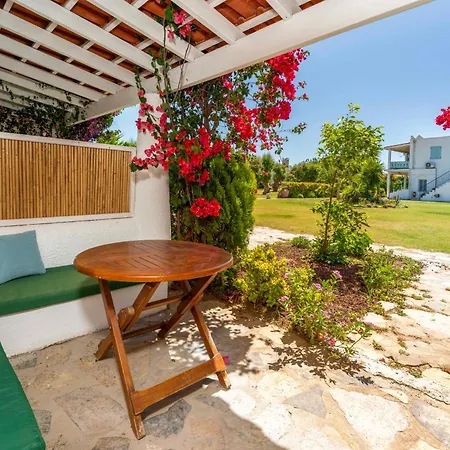 Kefi Beach&suites 3*