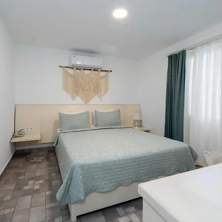 Kefi & Otel Ortakent